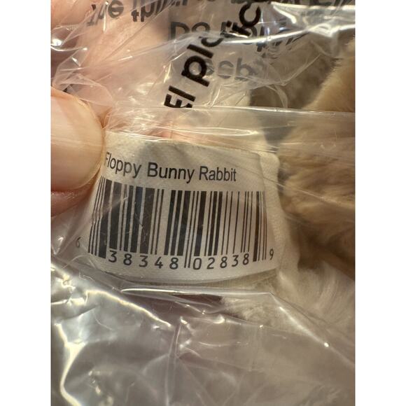 Folkmanis Floppy Bunny Rabbit #2838 Hand Puppet Lop Eared Beige 18" - Picture 4 of 10